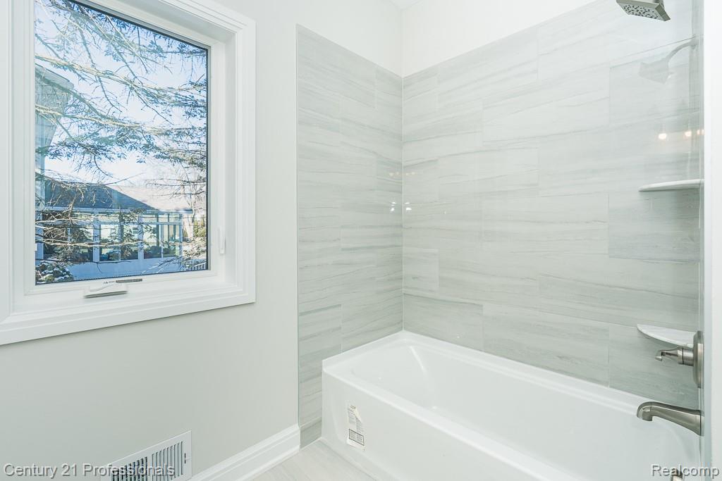 53242 Eastbourne Drive, Shelby Twp, MI 48316 — Photo 40