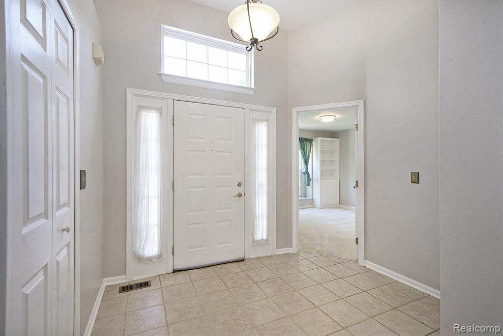 3381 CROMWELL Road, Ann Arbor, MI 48105 — Photo 4