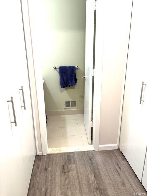32080 GRAND RIVER Avenue, 82, Farmington, MI 48336 — Photo 12