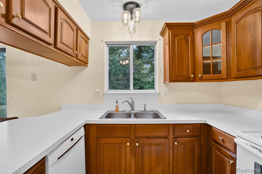 16955 English Road, Manchester, MI 48158 — Photo 11