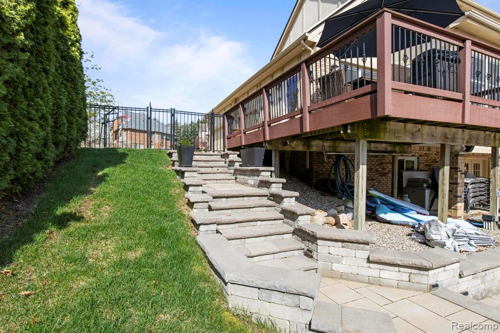 900 MCDONALD Drive, Northville, MI 48167 — Photo 60