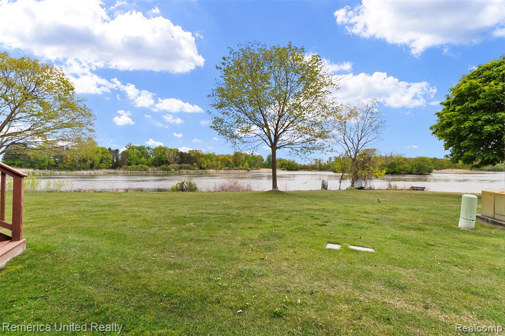 450 Berry Lake Drive, Commerce Twp, MI 48390 — Photo 26