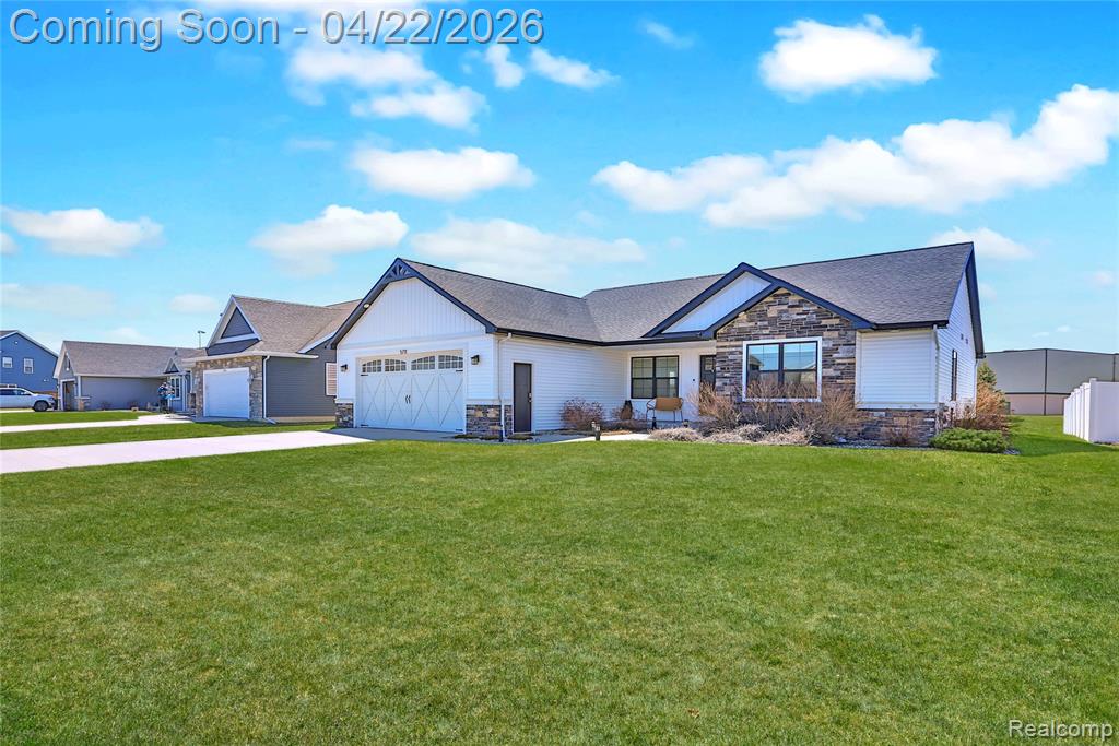 5711 Stone Briar Lane S, Freeland, MI 48623 — Photo 2