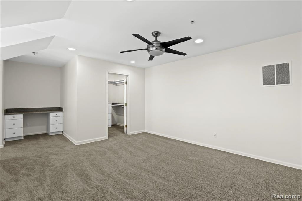 1097 Foxboro, 31, Troy, MI 48083 — Photo 23
