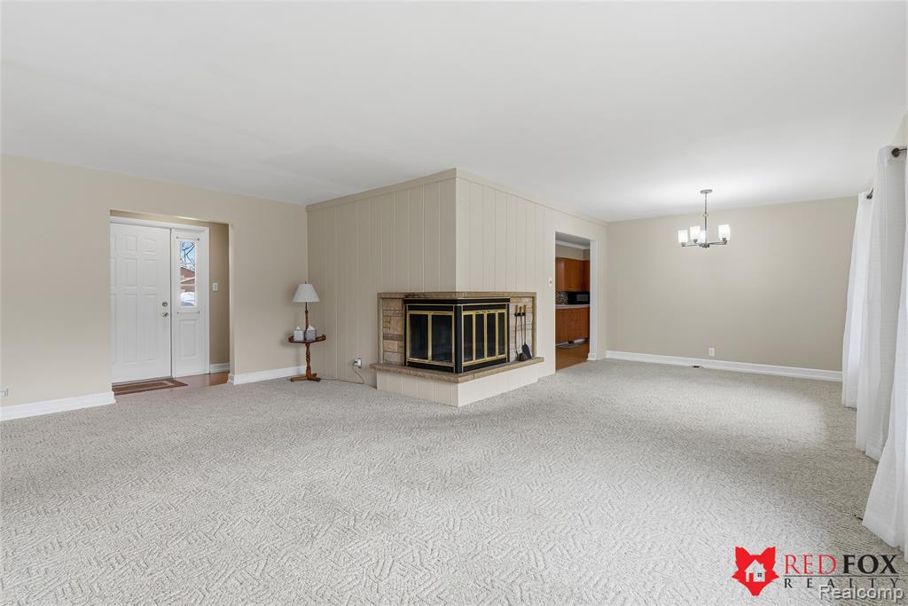 5368 Oaktree Court, Flint, MI 48532 — Photo 8