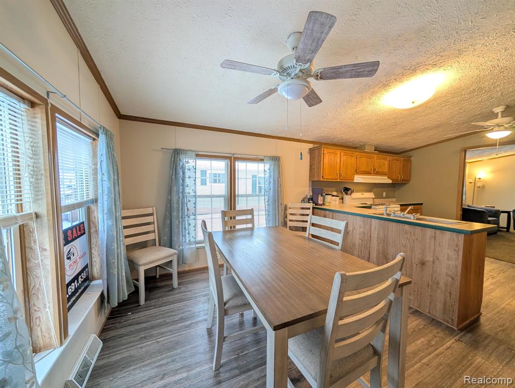 57 Ashley Circle, Swartz Creek, MI 48473 — Photo 4