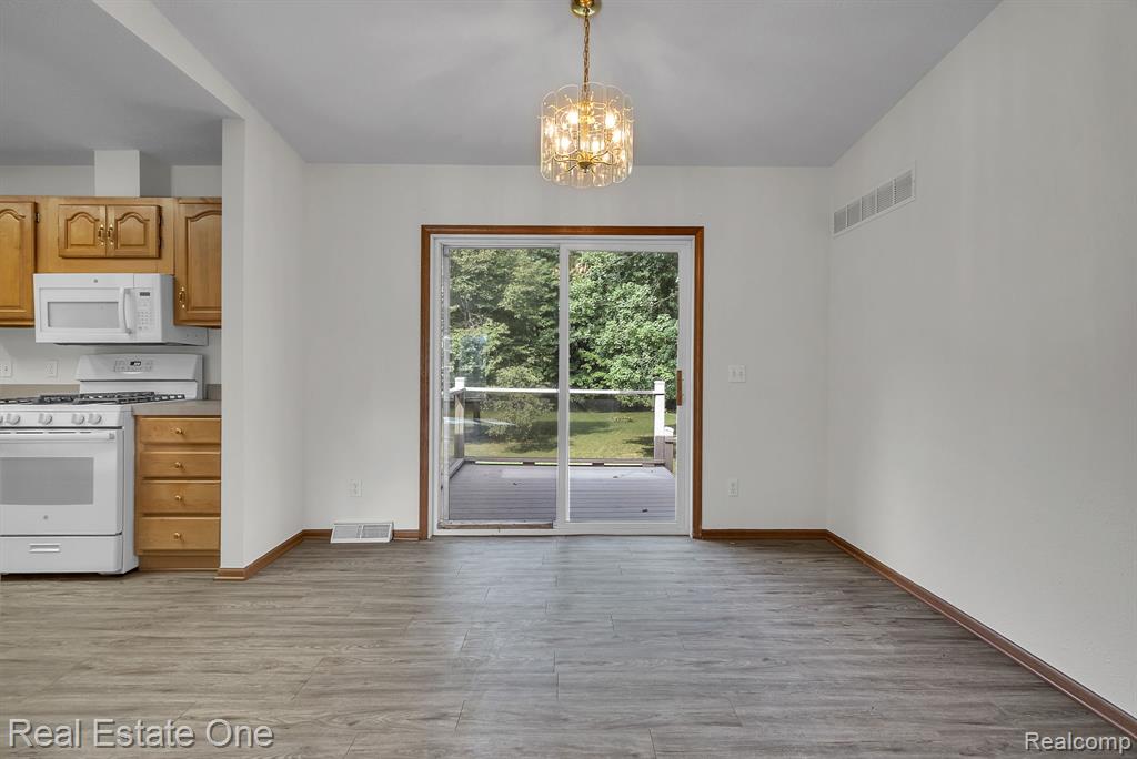 72021 Romeo Plank Road, Armada, MI — Photo 30