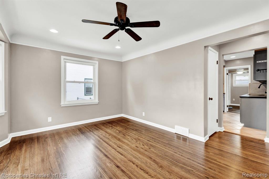 4271 PRAIRIE Avenue, Berkley, MI 48072 — Photo 5