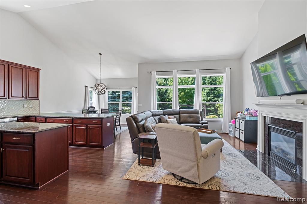 48073 Flatbush Circle, Macomb, MI 48042 — Photo 14