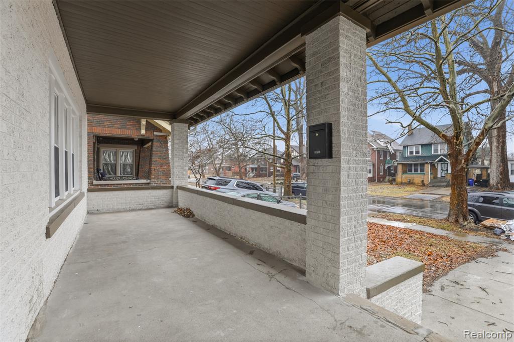 678 LAKEWOOD Street, Detroit, MI 48215 — Photo 2