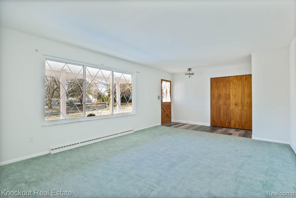 409 FRANCONIAN Drive E, Frankenmuth, MI 48734 — Photo 6