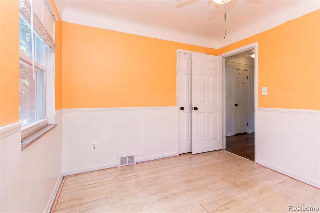 8235 Mackay Court, Utica, MI 48317 — Photo 16