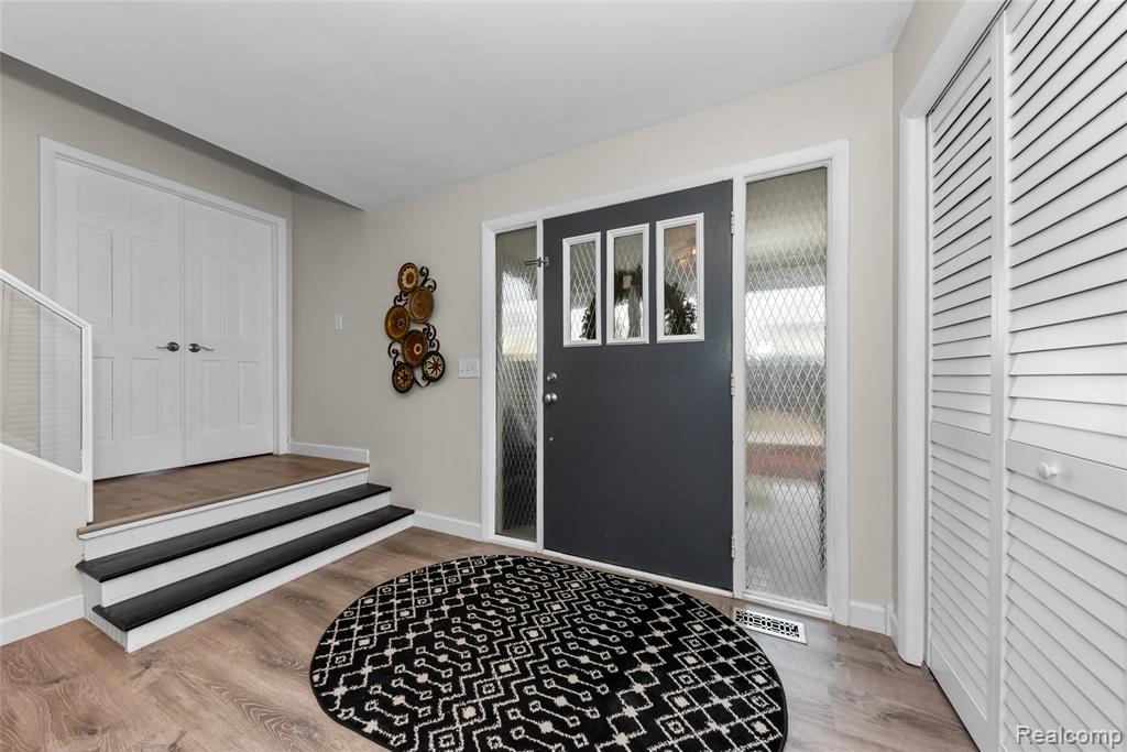 4710 Whitman Circle, Ann Arbor, MI 48103 — Photo 13