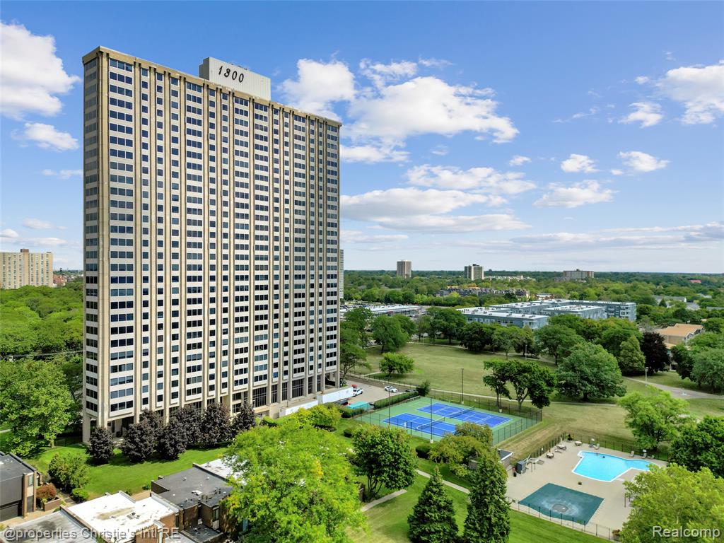 1300 E Lafayette Street, 903, Detroit, MI 48207