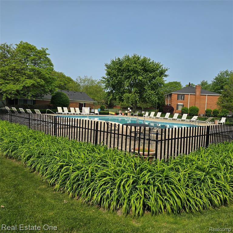 770 E Fox Hills Drive W, Bloomfield Hills, MI 48304 — Photo 51
