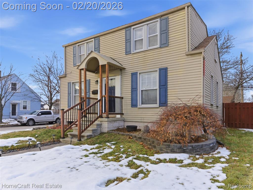 742 SAINT JOHN Street, Wyandotte, MI 48192 — Photo 4