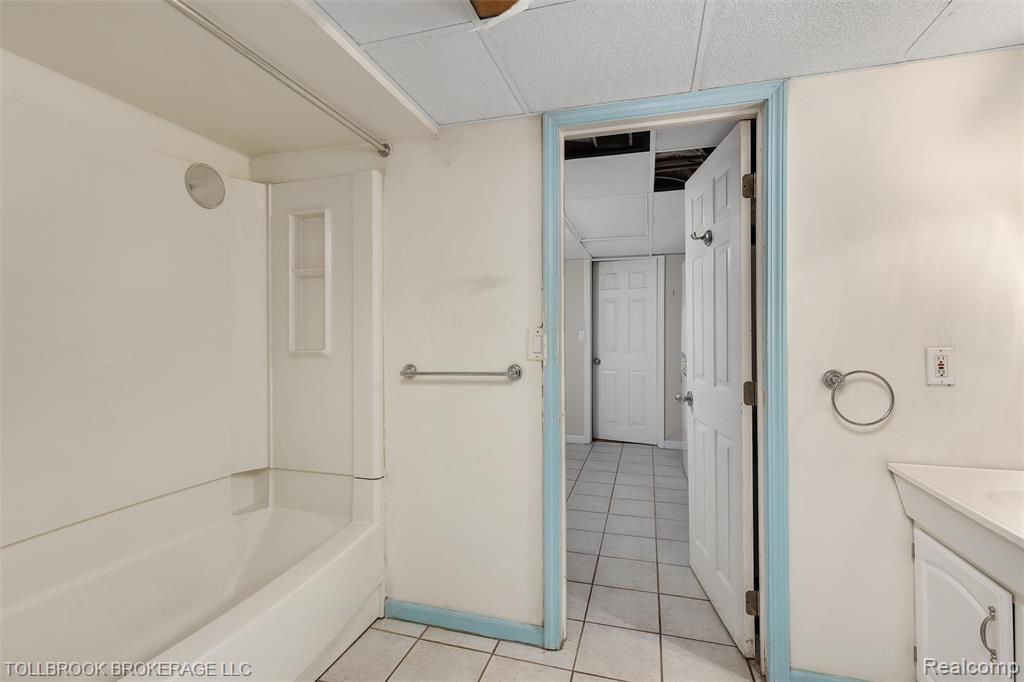 4105 Beach Road, Troy, MI 48098 — Photo 30