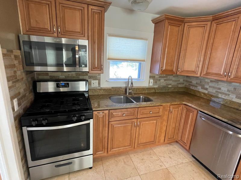 1240 WAGNER Avenue, Bloomfield Hills, MI, 48302