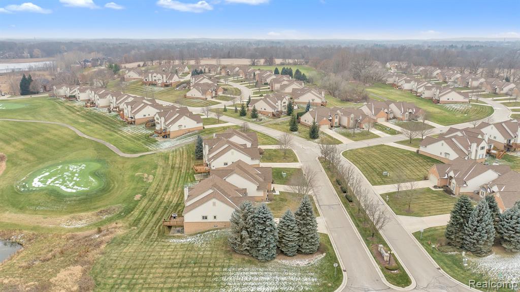 6133 LOCHMORE Drive, Commerce Twp, MI 48382 — Photo 45