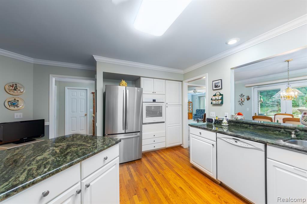 4475 Golf View Drive, Brighton, MI 48116 — Photo 13