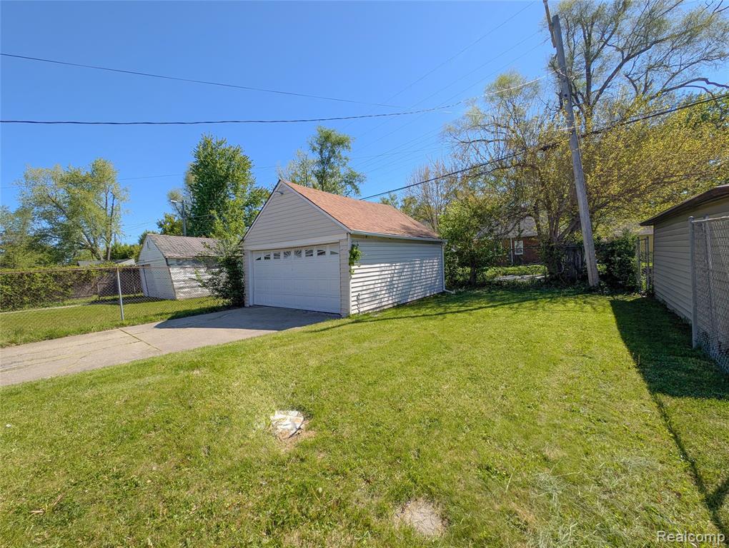 19160 FREELAND Street, Detroit, MI 48235 — Photo 27