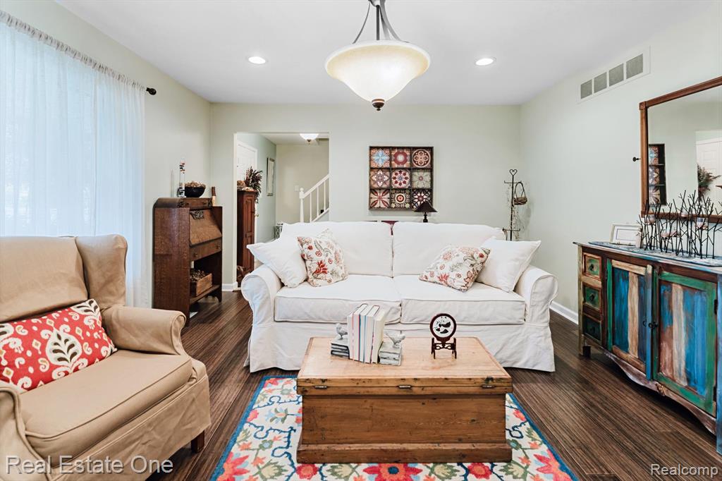 5374 Daniels Drive, Troy, MI 48098 — Photo 5