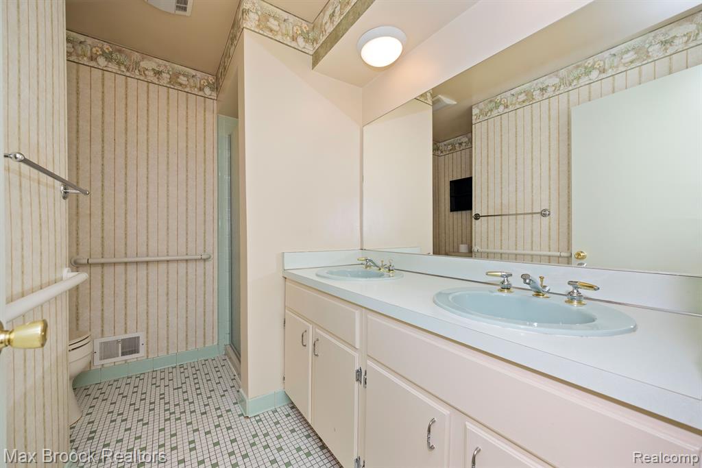 4025 Auburn Drive, Royal Oak, MI 48073 — Photo 21