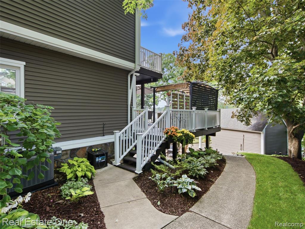 4011 Lotus Drive, Waterford, MI 48329 — Photo 28