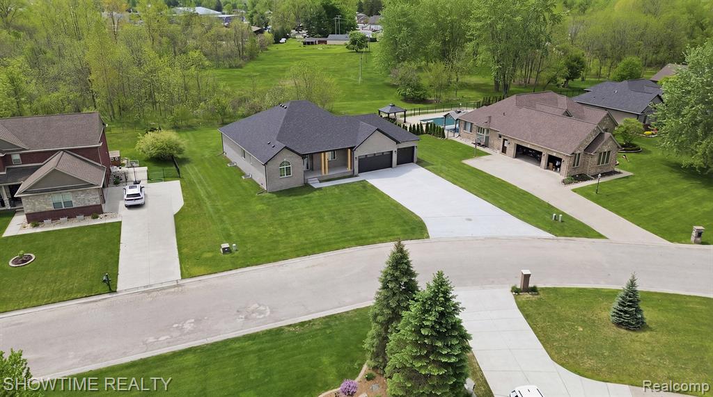 68125 Lake Angela Drive, Richmond, MI 48062 — Photo 41