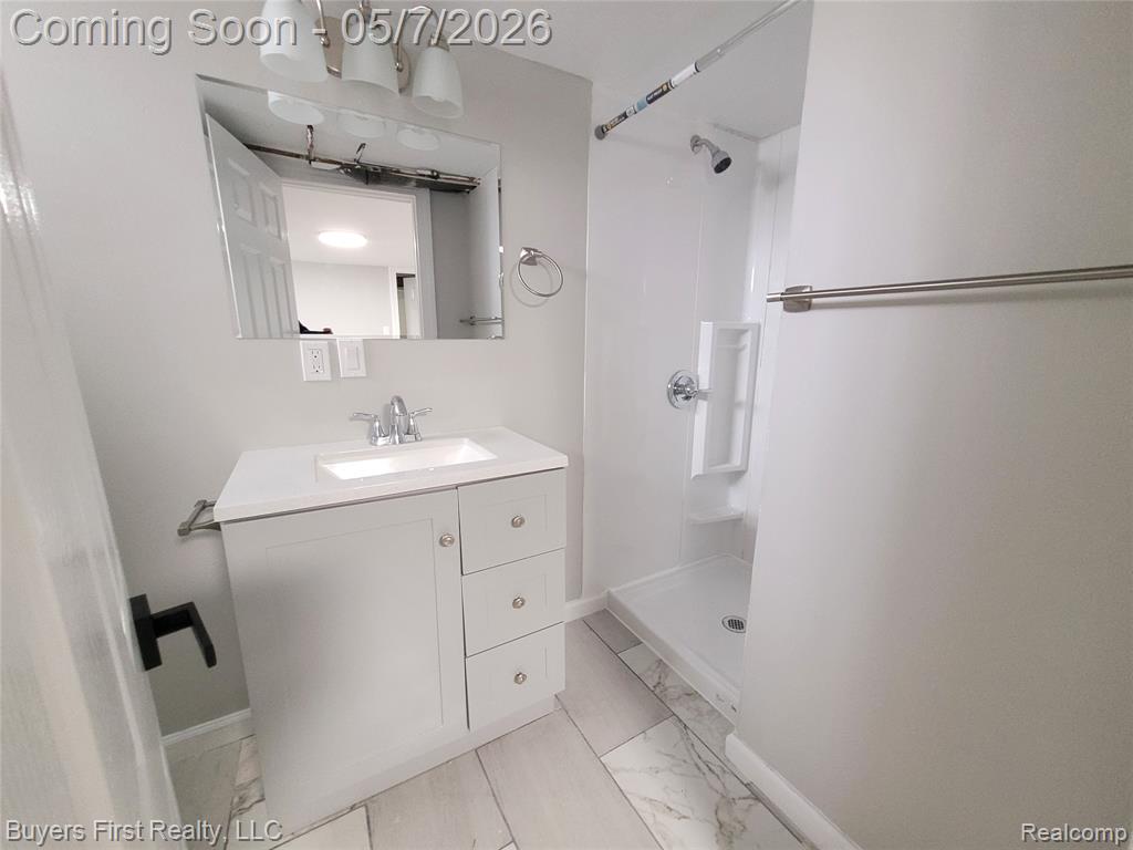 22084 Normandy Avenue, Eastpointe, MI 48021 — Photo 21
