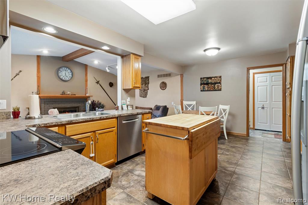 45095 Turnberry Court, Canton, MI 48188 — Photo 8