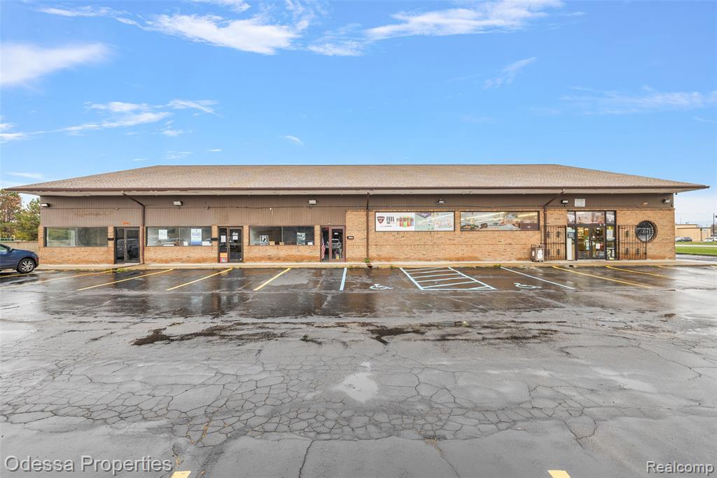 5625 18 MILE Road, Sterling Heights, MI 48314 — Photo 38