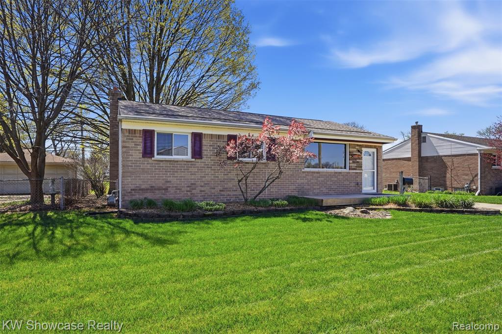 31167 Maplewood Street, Garden City, MI — Photo 3