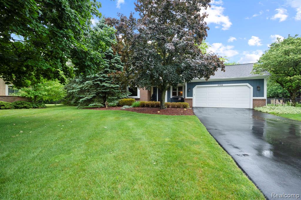 4386 Kelly Circle Drive, Commerce Twp, MI 48390 — Photo 2