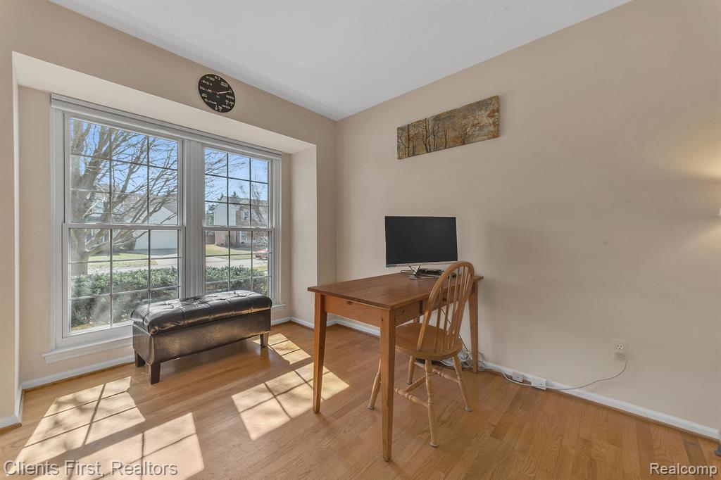 46408 DOUBLETREE Road, Canton, MI 48187 — Photo 15
