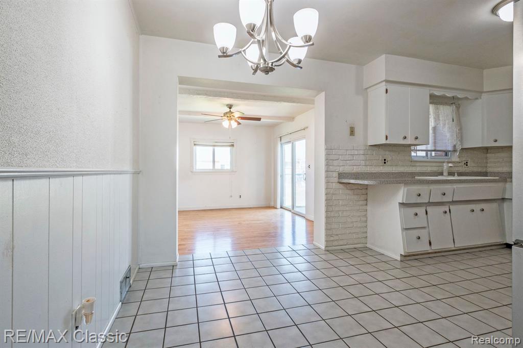 7349 IROQUOIS Street, Westland, MI — Photo 9