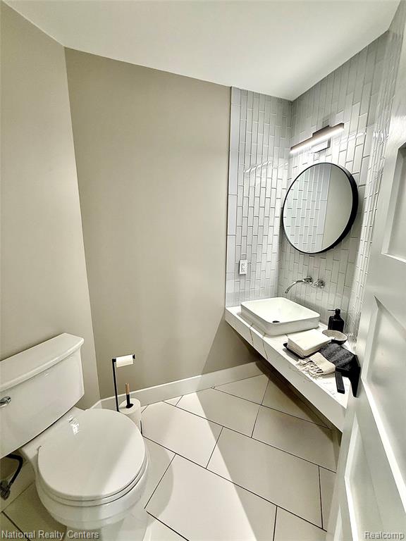 7050 Lake Shannon Court, Fenton, MI 48430 — Photo 30