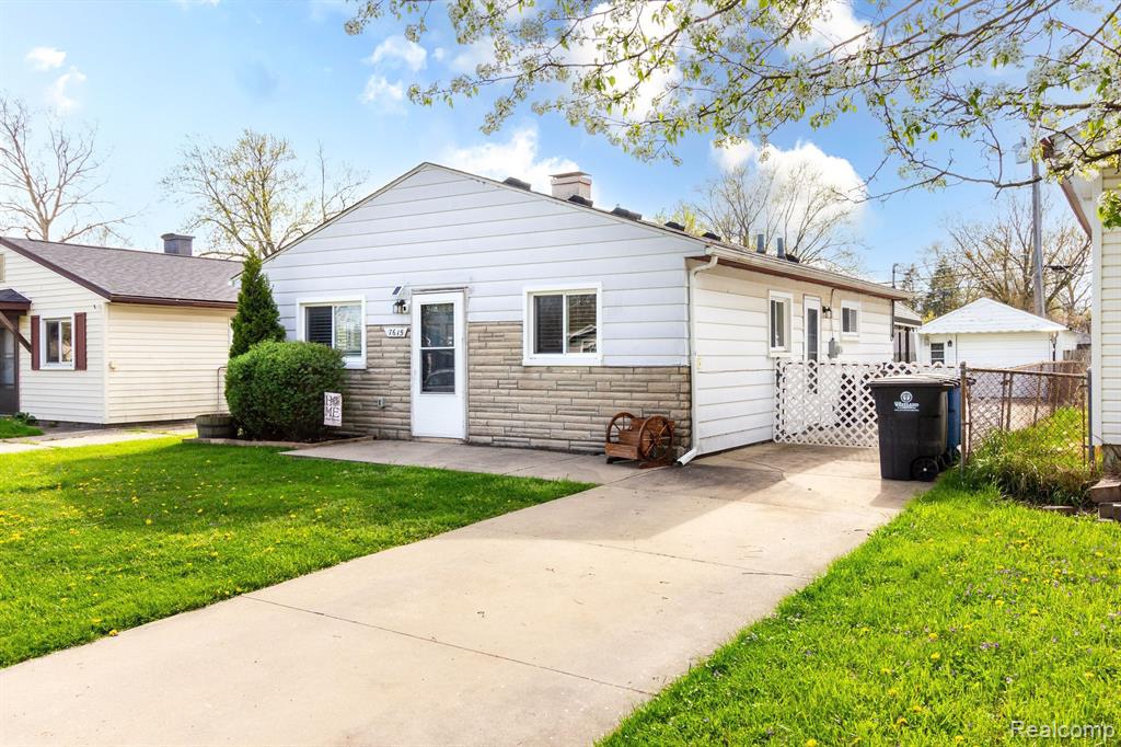 7615 DEERING Street, Westland, MI — Photo 2