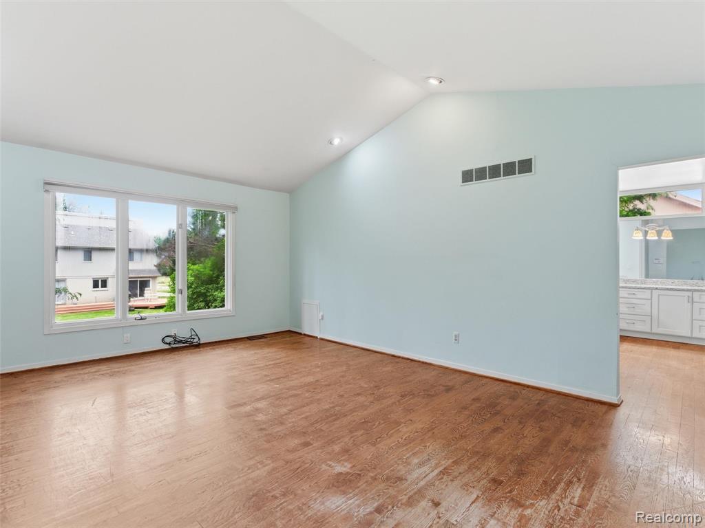 6394 Rose Boulevard, West Bloomfield, MI — Photo 29