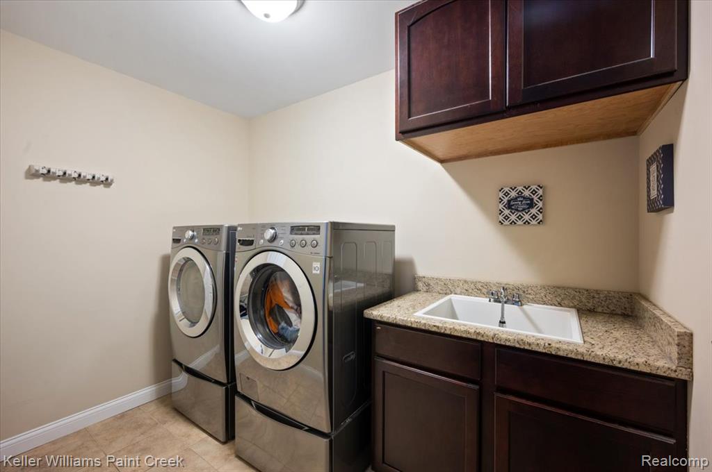 915 Harris Drive, Troy, MI 48083 — Photo 37