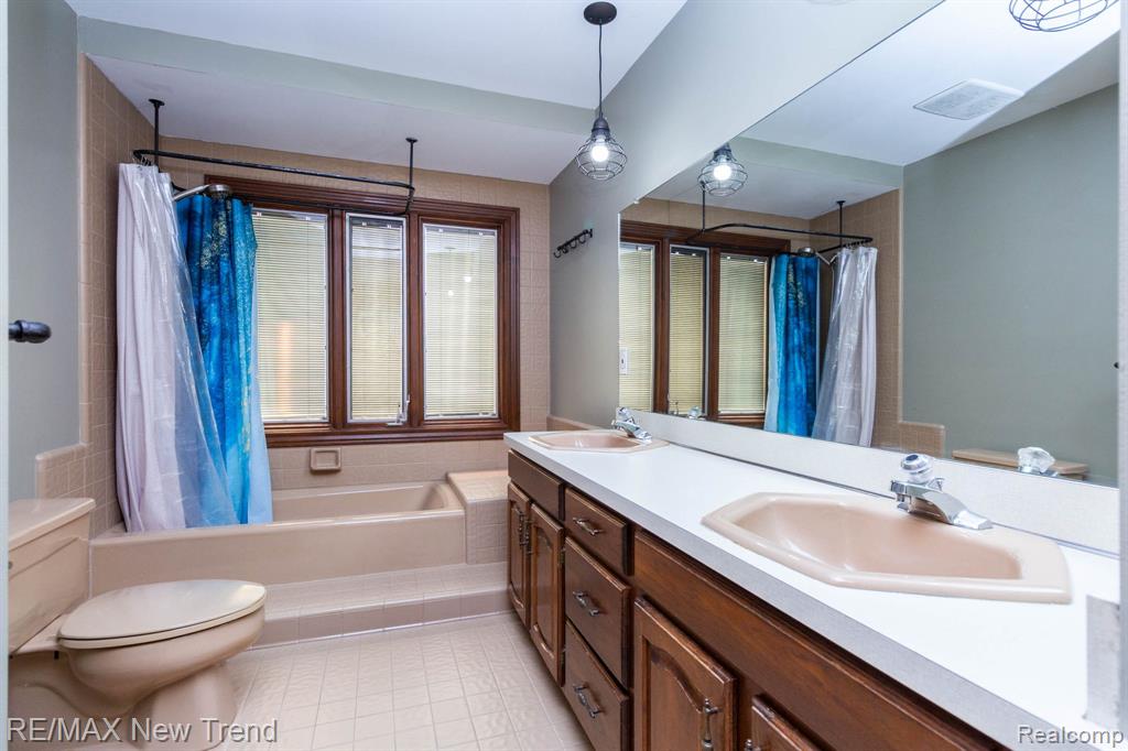 48775 Harvest Drive, Plymouth, MI 48170 — Photo 28