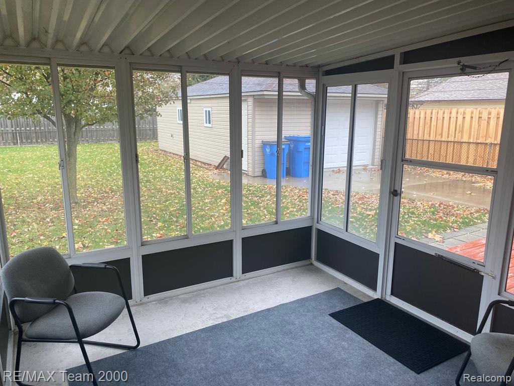 4981 PARDEE Avenue, Dearborn Heights, MI 48125 — Photo 13