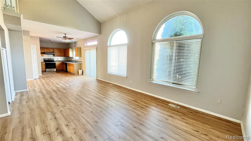 4797 CARRINGTON Drive, Rochester Hills, MI 48306 — Photo 10