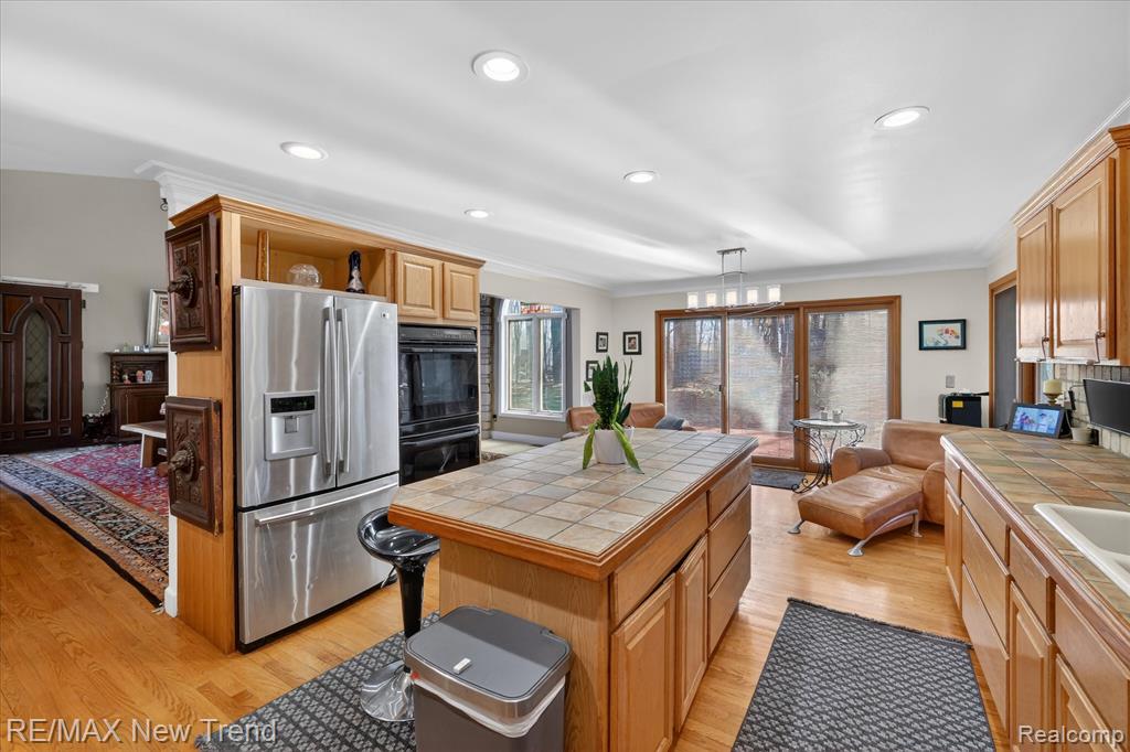 5721 Coralwood Court, Commerce Twp, MI 48382 — Photo 14