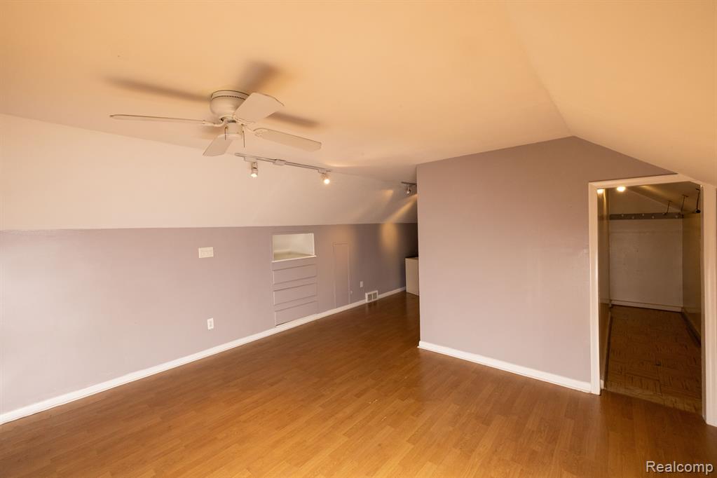 395 W CHESTERFIELD Street, Ferndale, MI 48220 — Photo 9
