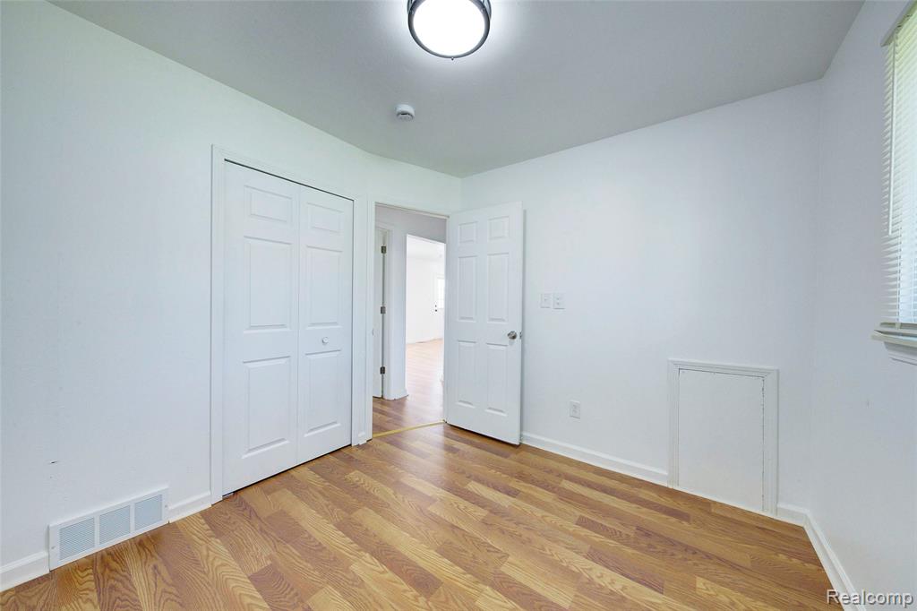35030 Michelle Drive, Romulus, MI 48174 — Photo 34
