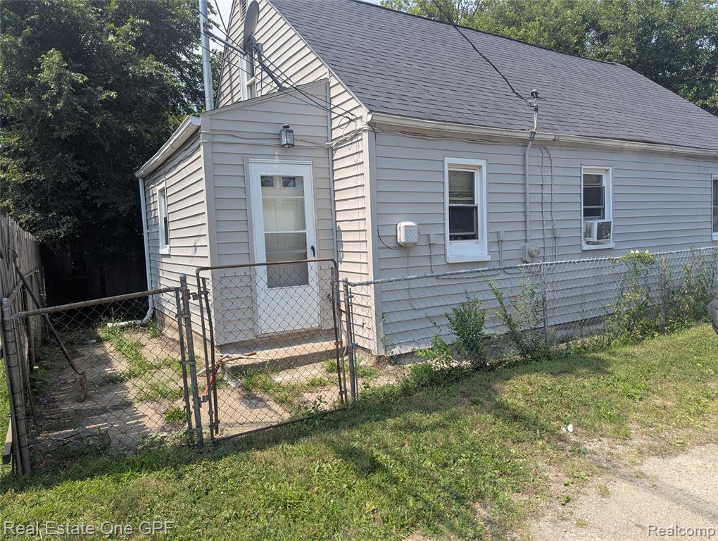 7052 Rivard Avenue, Warren, MI 48091 — Photo 3