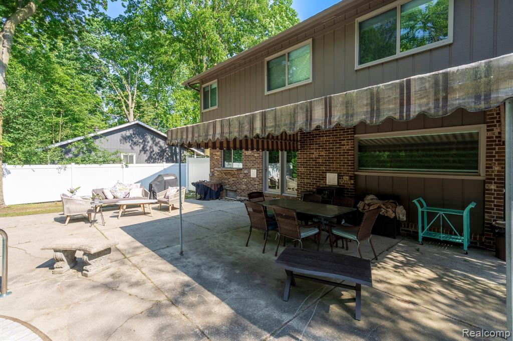 5156 Chestershire Court, West Bloomfield, MI — Photo 48