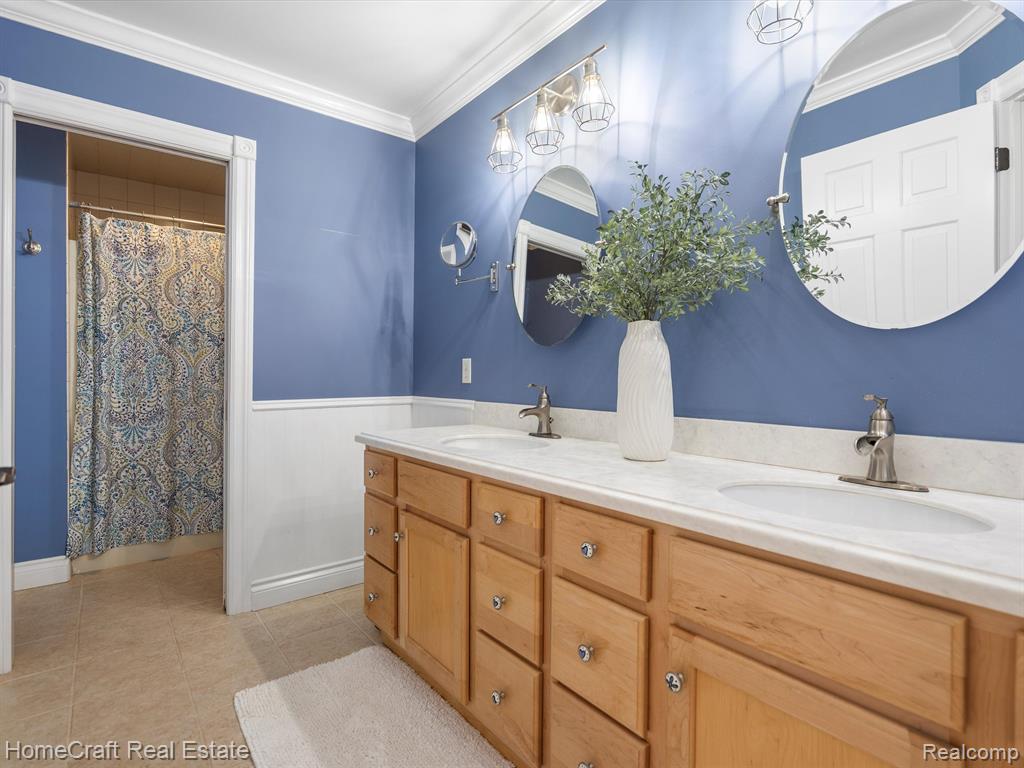 9123 SALEM FARMS Drive, South Lyon, MI 48178 — Photo 33