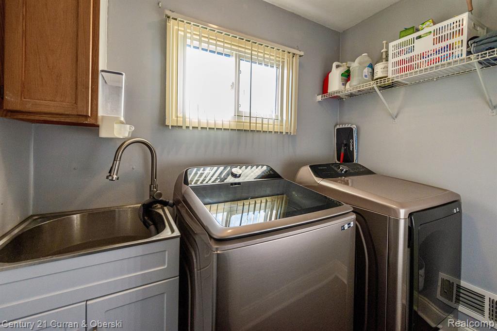40306 LA GRANGE Drive, Sterling Heights, MI 48313 — Photo 20